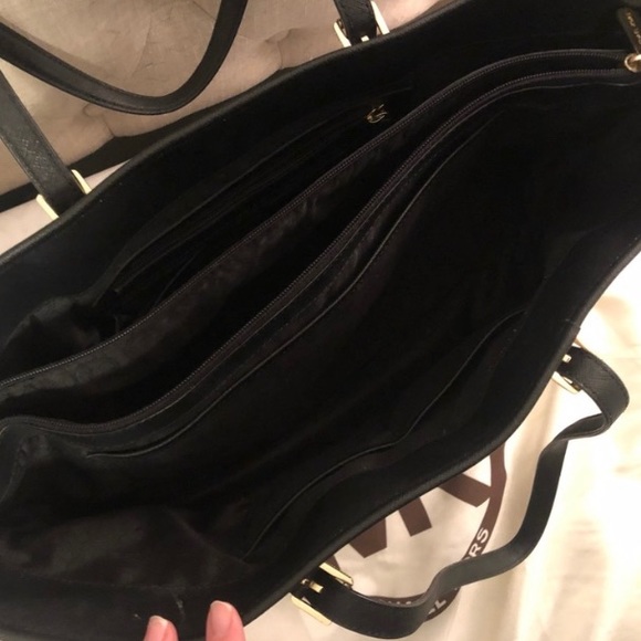 [SOLD] Michael Kors Jet Set medium Tote Bag send offers!! - Picture 7 of 8